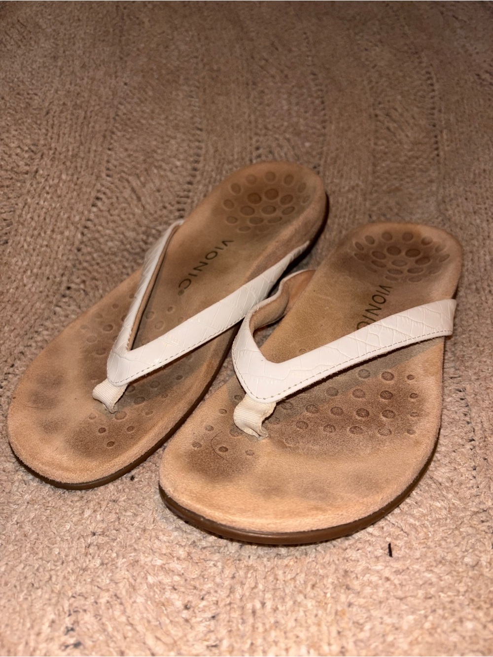 Vionic Dillon White Croc Embossed Flip Flop Sandals Size 6.5 US
